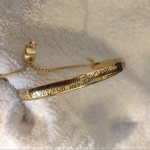 GOLD BRACELET ENGRAVED